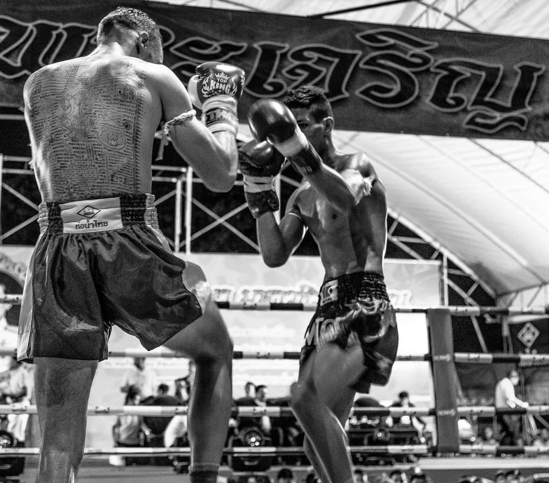 Brian Denis fighting at MX MUAY XTREME